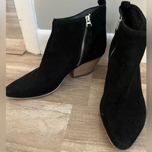 dolce vita black pointed toe booties
